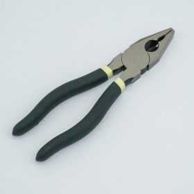 คีมปากตรง ด้ามหุ้มยาง 7" FORCE รุ่น 611175 by STNTRADE