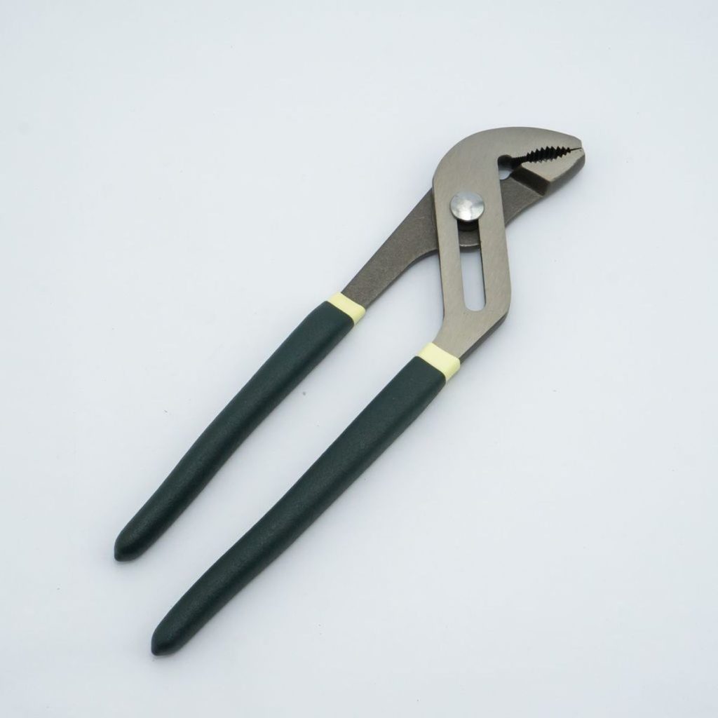 คีมคอม้า ด้ามหุ้มยาง 10" FORCE รุ่น 613250 by STNTRADE