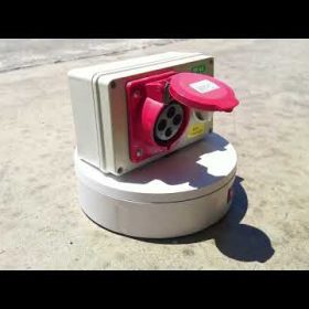 เต้ารับตัวเมียพร้อมสวิตซ์ SUMO STINTERTRADE