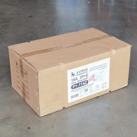 เต้ารับตัวเมียพร้อมสวิตซ์ SUMO STINTERTRADE