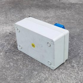 เต้ารับตัวเมียพร้อมสวิตซ์ SUMO STINTERTRADE