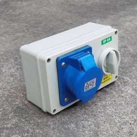 เต้ารับตัวเมียพร้อมสวิตซ์ SUMO STINTERTRADE