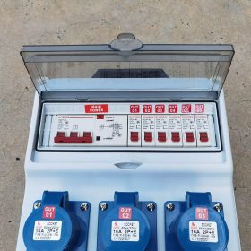 กล่องจ่ายไฟแบบติดผนัง SUMO STINTERTRADE